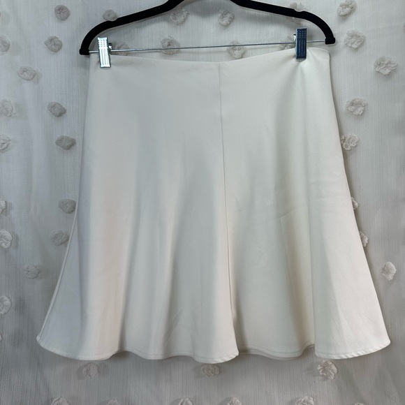 Saint Tropez West Dresses & Skirts - Saint Tropez West Women’s Cream Skater Skirt Size 12